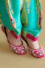 Pearl Pink Punjabi Jutti