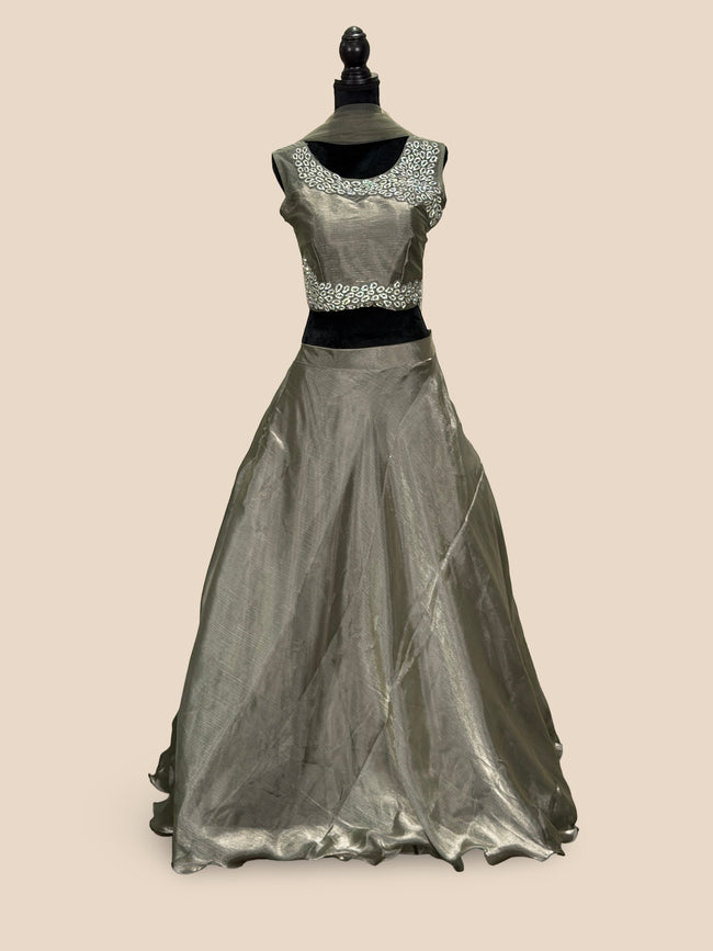 Front mannequin image